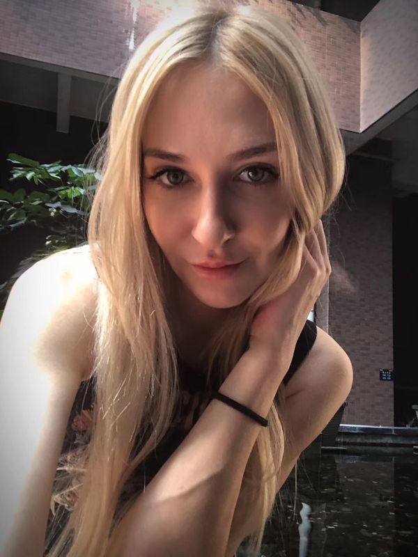 Alzira, 23, Érd - Pest, Gfe kissing