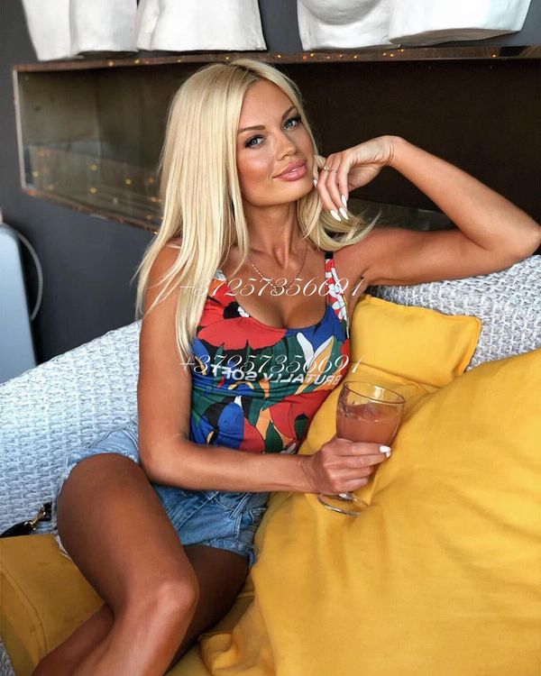 Escort Gijske, Sopron truly gorgeous young lady